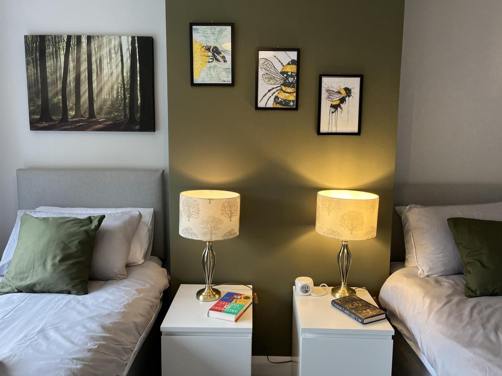 Modern 3-Bed Stay-Away-Home Sleeps 6 Nr Manchester Exterior foto