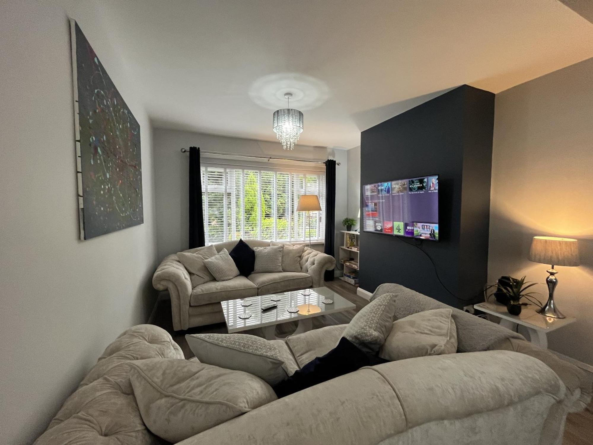 Modern 3-Bed Stay-Away-Home Sleeps 6 Nr Manchester Exterior foto